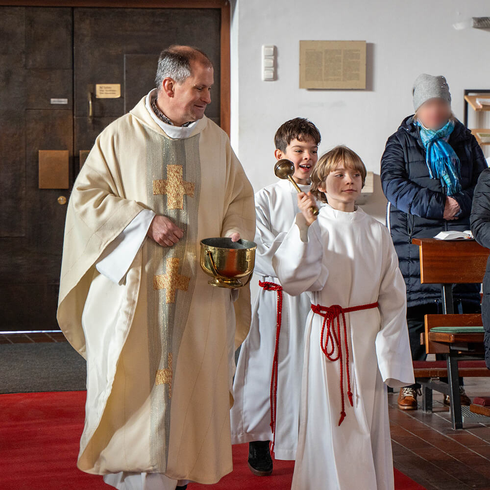 front-022 Ministranten